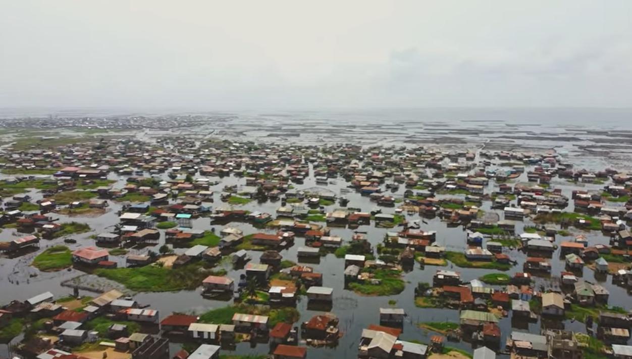 PREŽIVELI SMO - Zove se fascinatno najveće selo na vodi gde živi preko 30 hiljada ljudi!(VIDEO)!