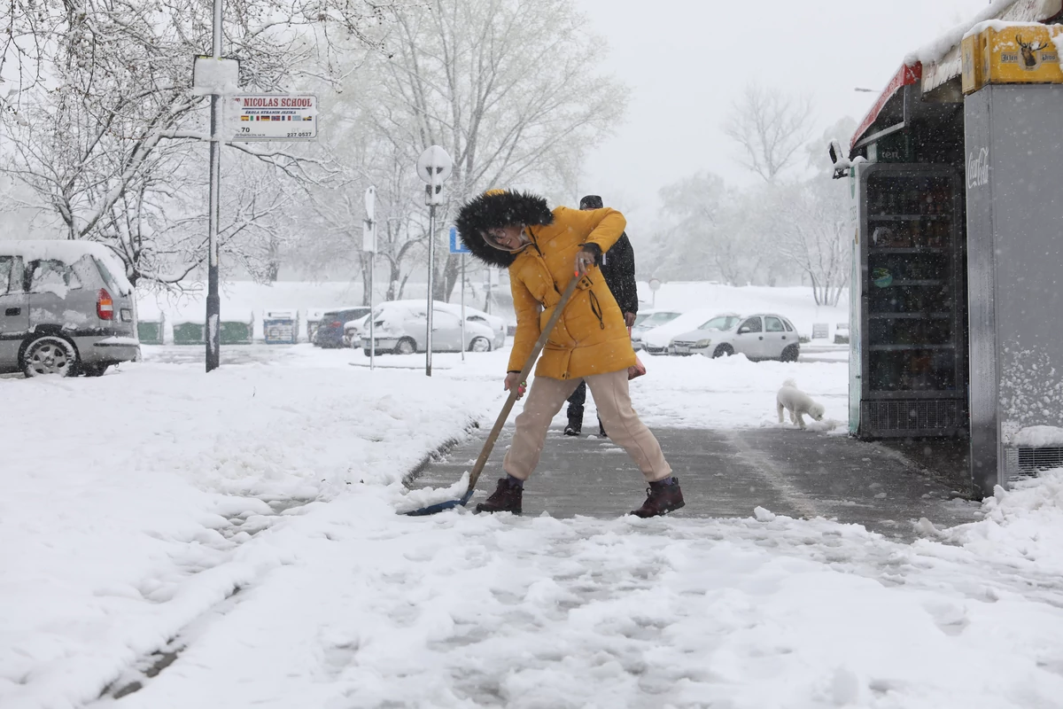 METEOROLOZI POSTALI ZABRINUTI - Meteorolog otkriva kada će pasti sneg u Srbiji!